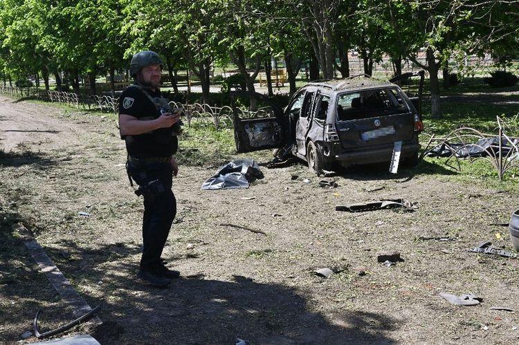 Ukraine: cinq morts dans des frappes russes sur l'est et le nord-est