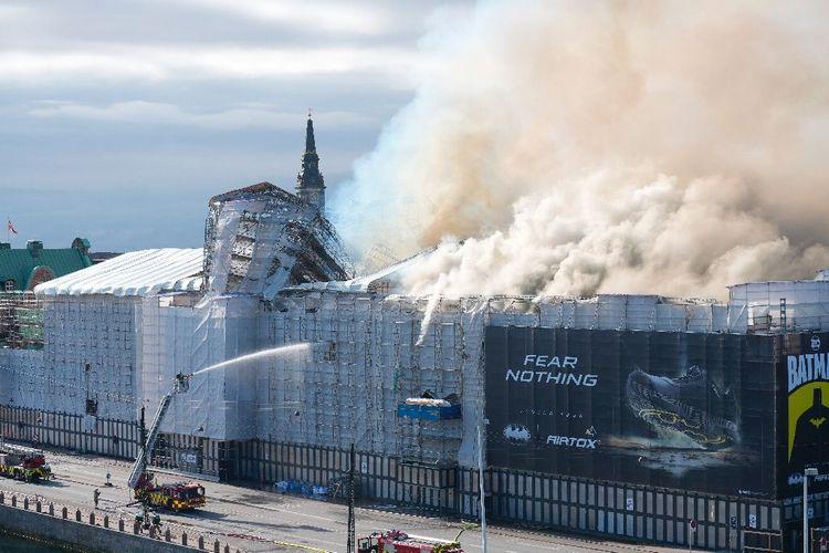 Danemark: l'incendie de la vieille Bourse de Copenhague sous contrôle