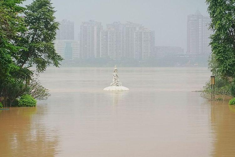 En Chine, alerte rouge levée après des pluies diluviennes meurtrières