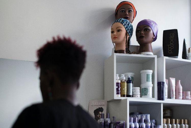 Afro, couleurs: l'Assemblée se penche sur la "discrimination capillaire" au travail