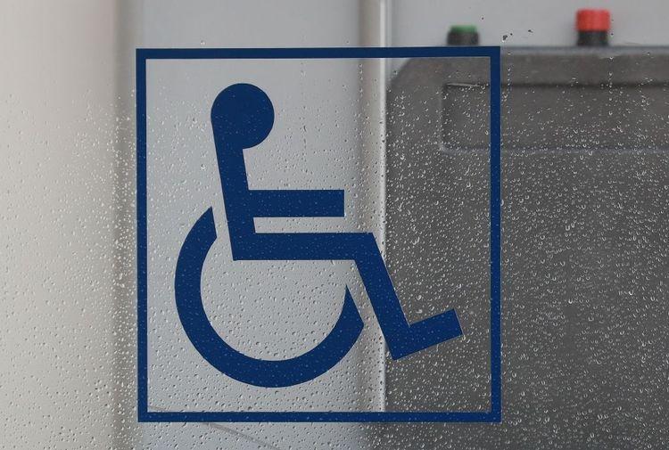 Handicap: des associations dénoncent "l'attentisme" des pouvoirs publics