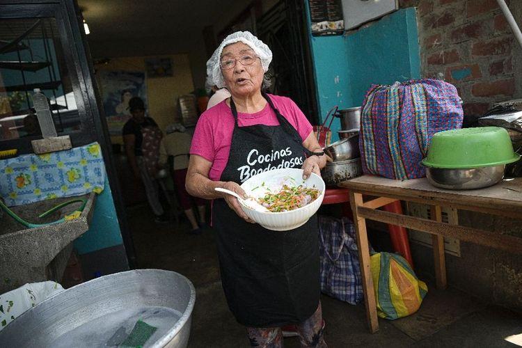 Au Pérou, les épluchures au menu des soupes populaires contre le gaspillage alimentaire