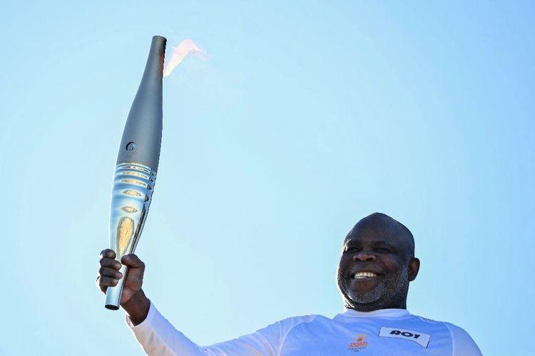 JO-2024: Marseille donne le coup d'envoi du relais olympique, rendez-vous à Paris