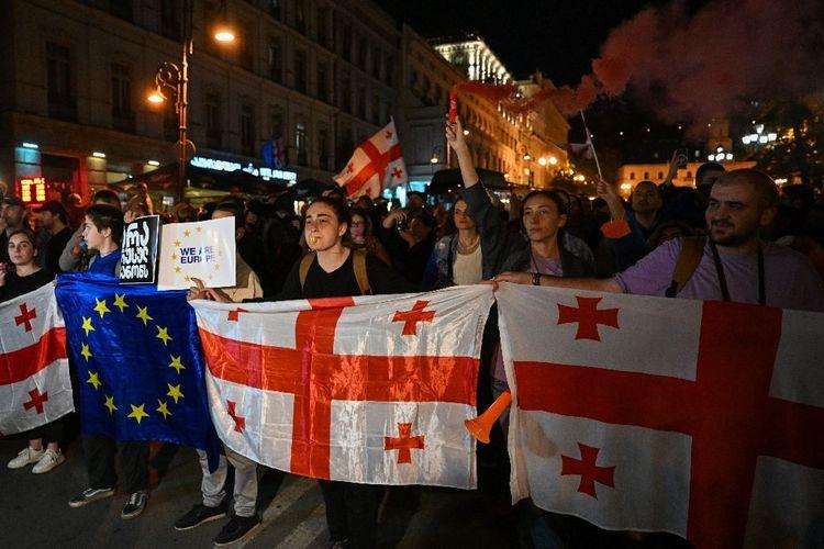 Géorgie: plusieurs milliers de manifestants contre la loi sur l'"influence étrangère"