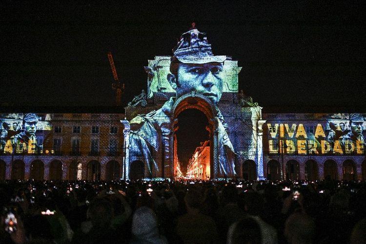 Le Portugal fête le 50e anniversaire de la Révolution des Œillets
