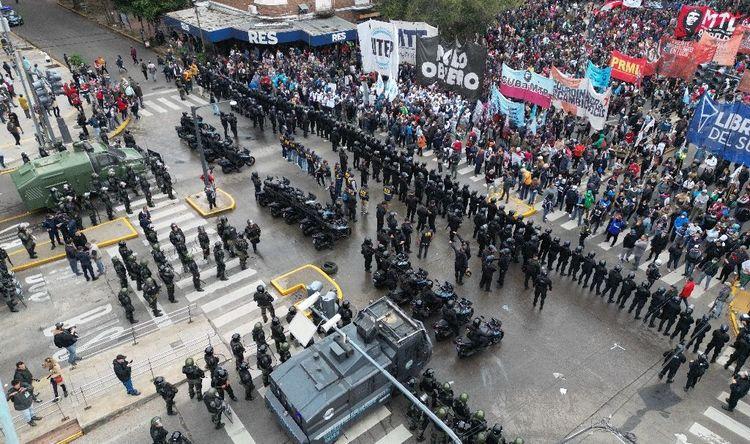 Argentine: deuxième grève générale contre un Milei imperturbable et autosatisfait