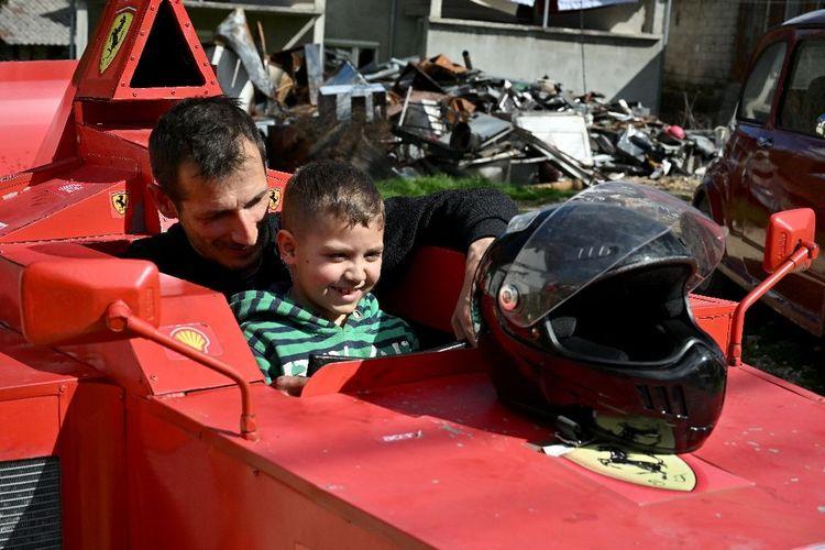 Rêve d'enfance et moteur de Golf: quand un garagiste bosnien s'offre une F1
