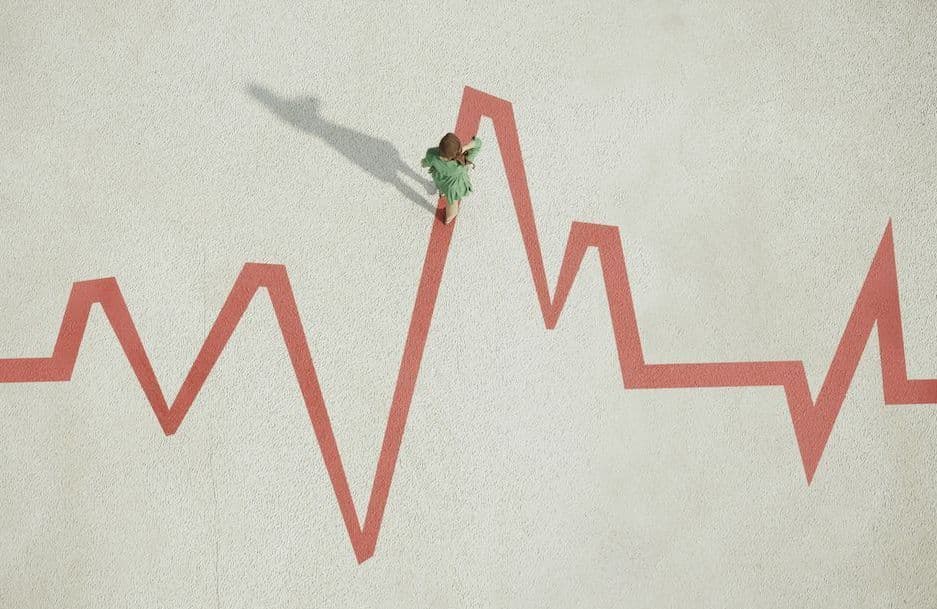Pourquoi les femmes sont plus vulnérables psychologiquement que les hommes après une crise cardiaque