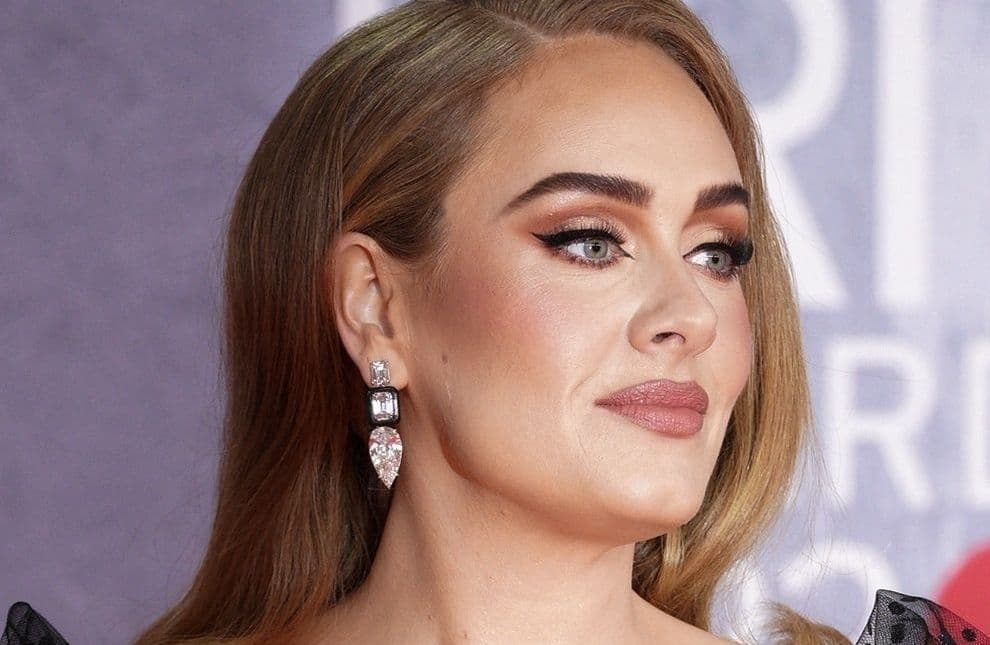 Adele : la chanteuse fond en larmes en découvrant Céline Dion à son concert