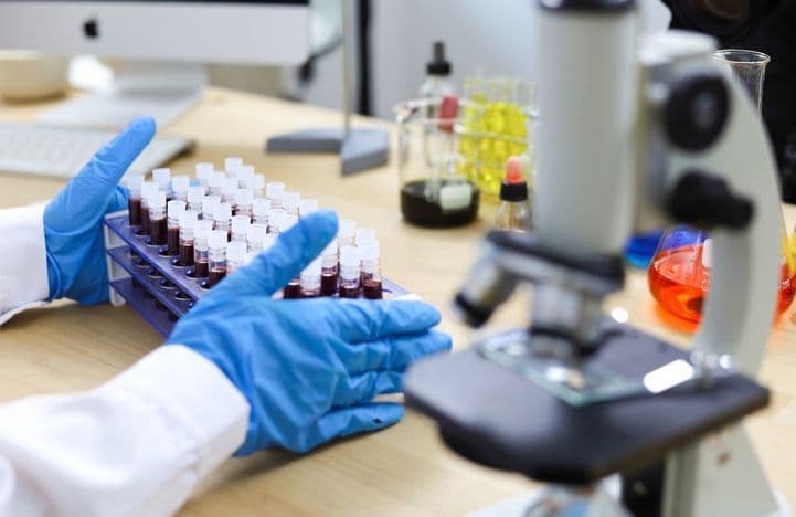 Cancer du sein : une simple prise de sang pour potentiellement prévenir les rechutes