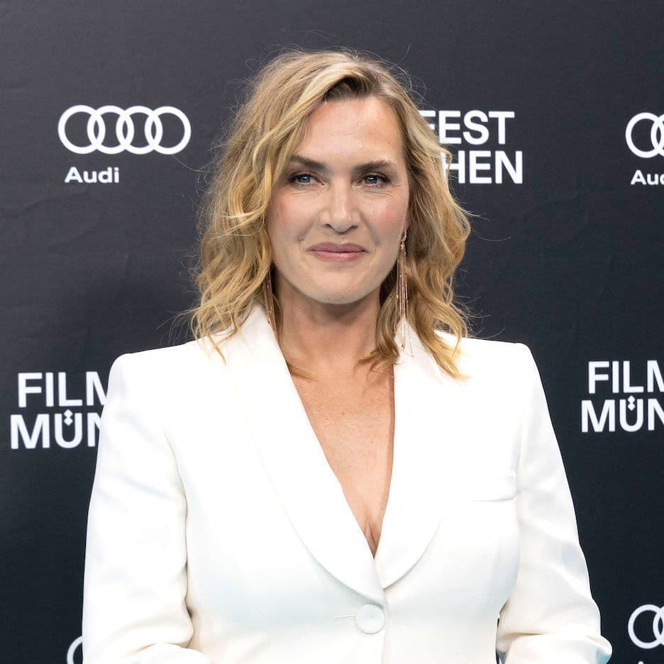 « Tu devrais t’asseoir plus droite » : Kate Winslet dénonce les remarques sur son physique