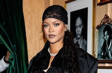 Rihanna dévoile son tout nouveau titre conçu pour le film « Les Schtroumpfs »