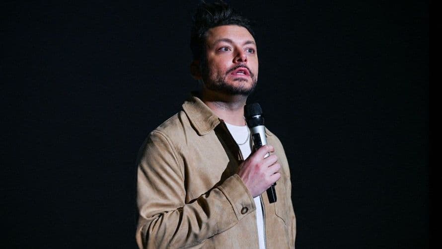 “Je ne vous connais pas et vous allez recevoir un message de mes avocats” : Kev Adams s’emporte sur Instagram