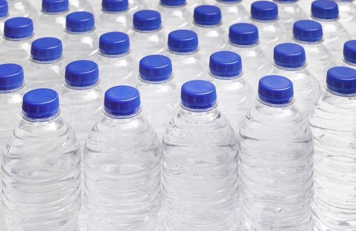 Scandale des eaux minérales en France : l’UFC-Que Choisir saisit la justice