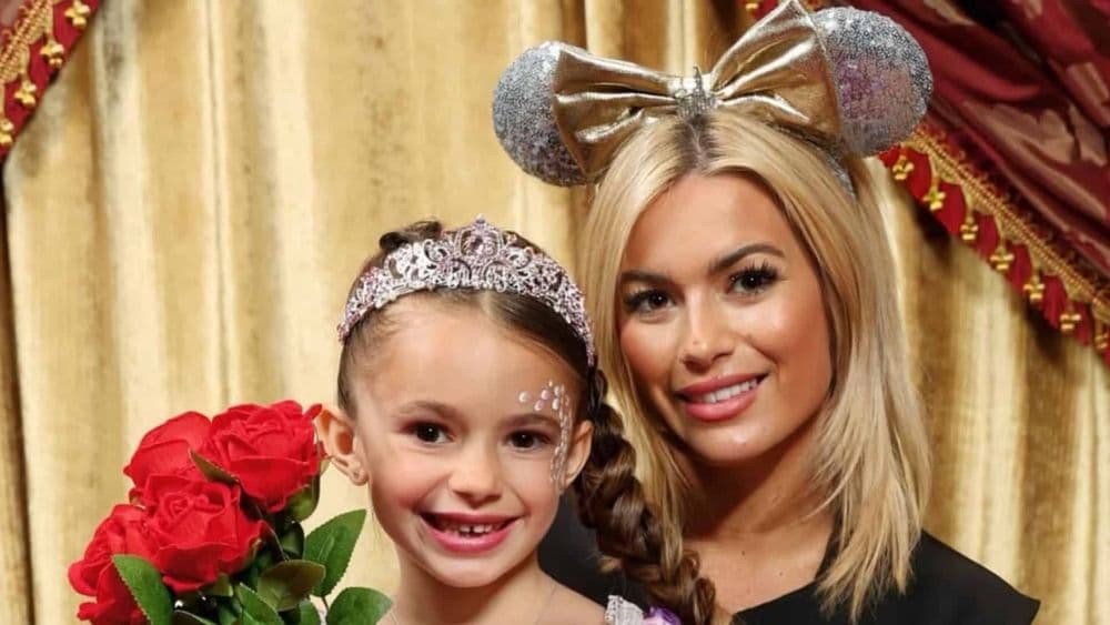"Pas besoin d'ennemi" : Carla Moreau clashée par sa fille Ruby, l'attitude de la petite fille choque la Toile !
