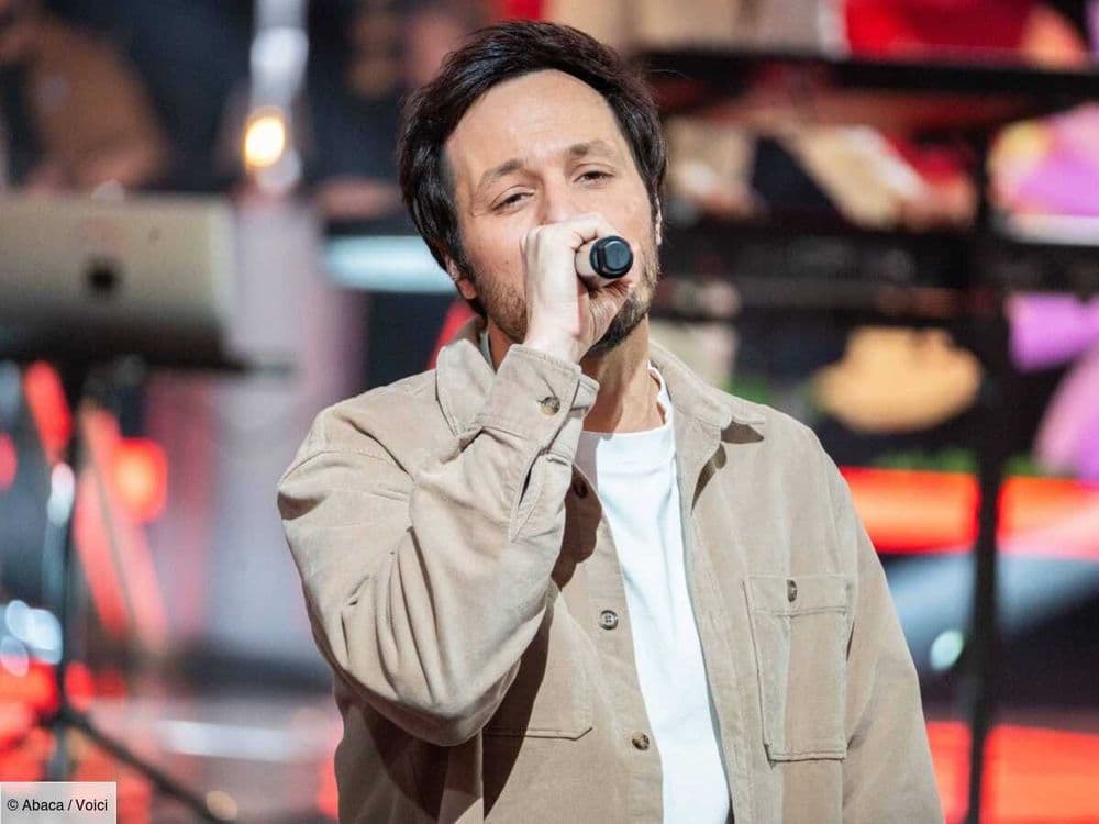 Vianney en concert improvisé à Notre-Dame de Paris, le chanteur sommé d’arrêter pour désordre public !