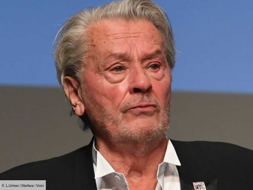 Mort d'Alain Delon : outre ses enfants, deux personnes chères à son coeur étaient à son chevet