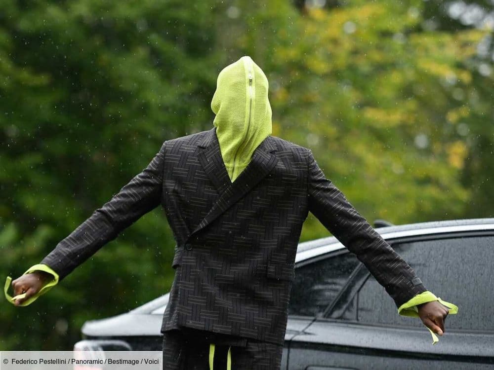 Equipe de France : Ibrahima Konaté arrive cagoulé à Clairefontaine, les internautes crient au ridicule