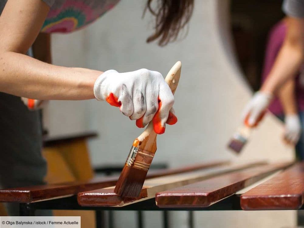 Comment transformer des chaises en bois pour leur donner un look tendance ? ( Ikea Hack)