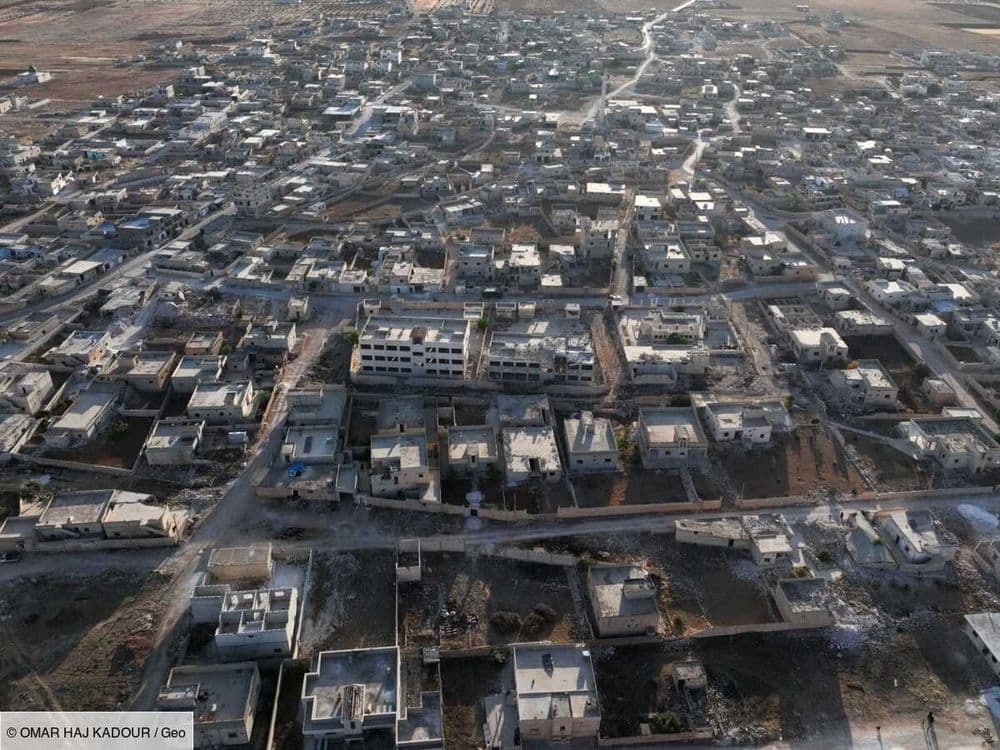 En Syrie, un architecte reconstruit son village en ruines grâce à un drone