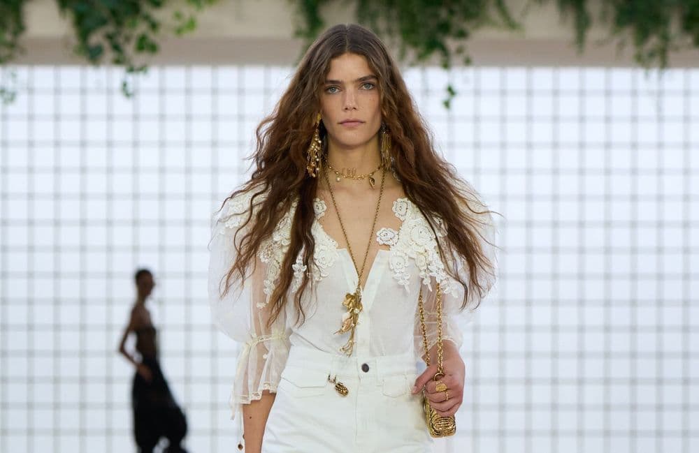 Le style boho-chic revient : voici les pièces incontournables à adopter ce printemps