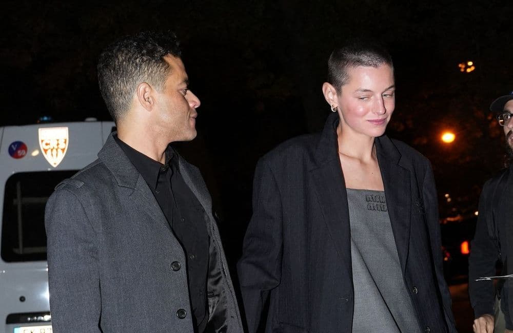 Rami Malek fait de rares confidences sur sa « fascinante » compagne Emma Corrin