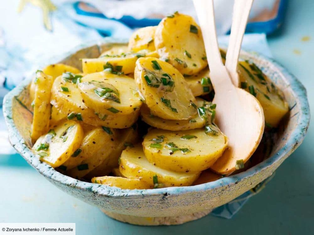 Accompagnement pour barbecue : la recette de la salade de pommes de terre croustillantes et la sauce secrète