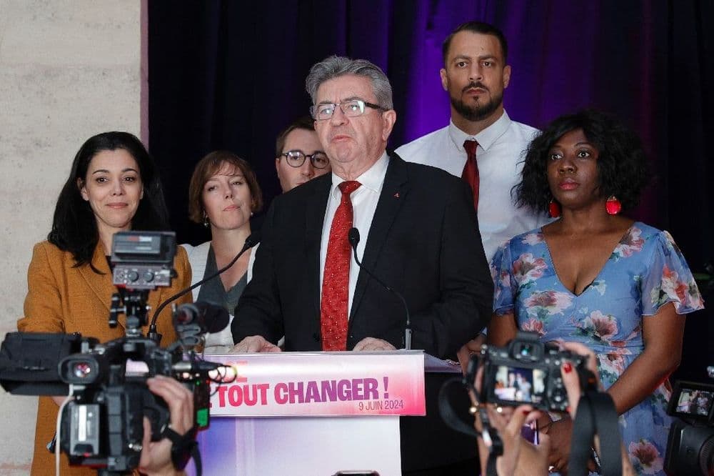 Dissolution de l'Assemblée: La France insoumise "ne craint pas le peuple" (Mélenchon)