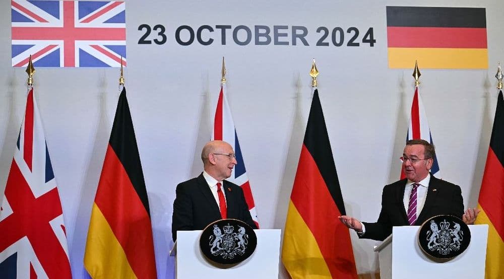 Londres et Berlin signent un accord de défense "historique" et envoient un message à Poutine