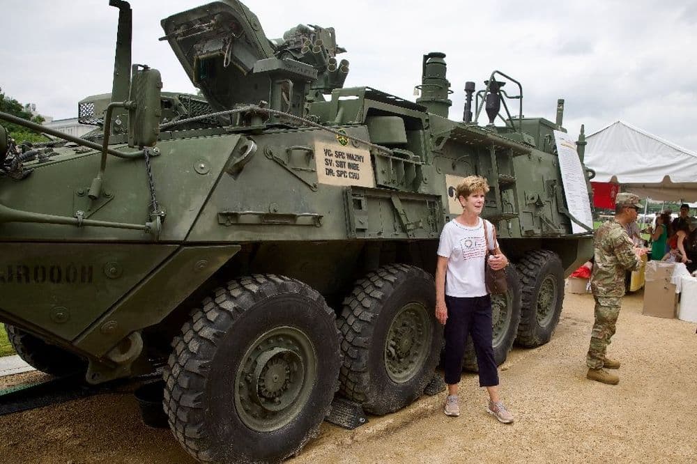 Une parade militaire rêvée par Trump malgré d'importantes manifestations d'opposants
