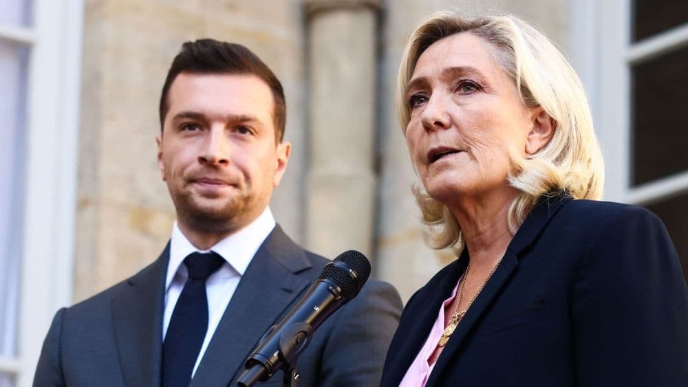 Jordan Bardella proche de Marine Le Pen : sa mère s'indigne, "Il n'a qu'une seule maman"