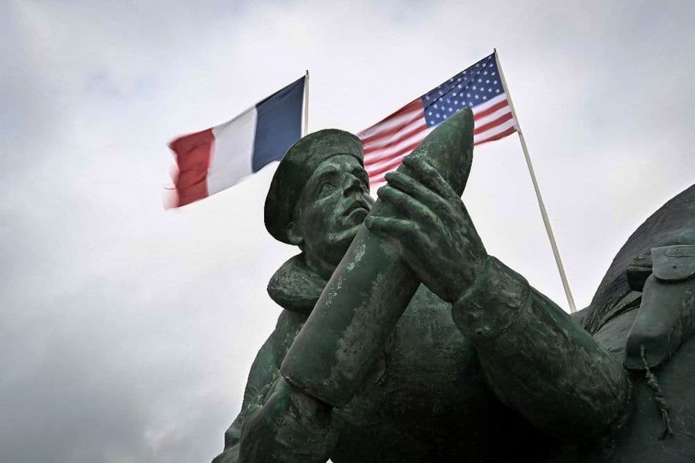 Macron lance les commémorations du D-Day