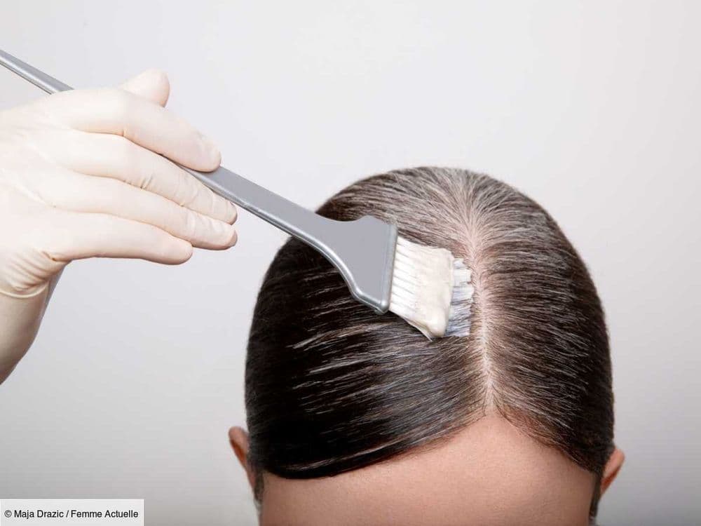 Cheveux blancs : au bout de combien de shampoings faut-il refaire sa coloration ?