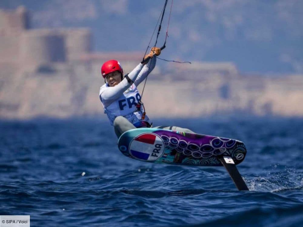 JO 2024 : qui est Lauriane Nolot, médaillée d’argent française en kite-foil ? (ZAPTV)