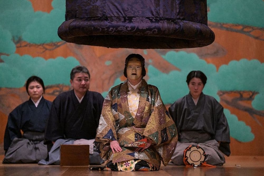 Au Japon, les femmes brûlent les planches du très masculin théâtre nô