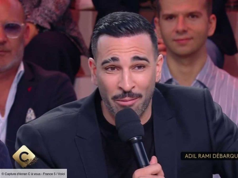 "Je ne couche pas avec le monde du cinéma" : Adil Rami en roue libre sur le plateau de C à vous, il fait une blague très osée qui déstabilise tout le monde (ZAPTV)
