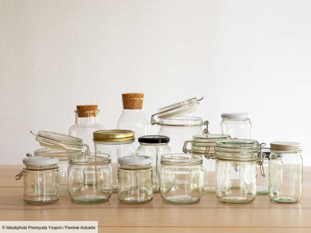 Comment retirer une étiquette qui colle sur un bocal en verre ? 5 techniques efficaces