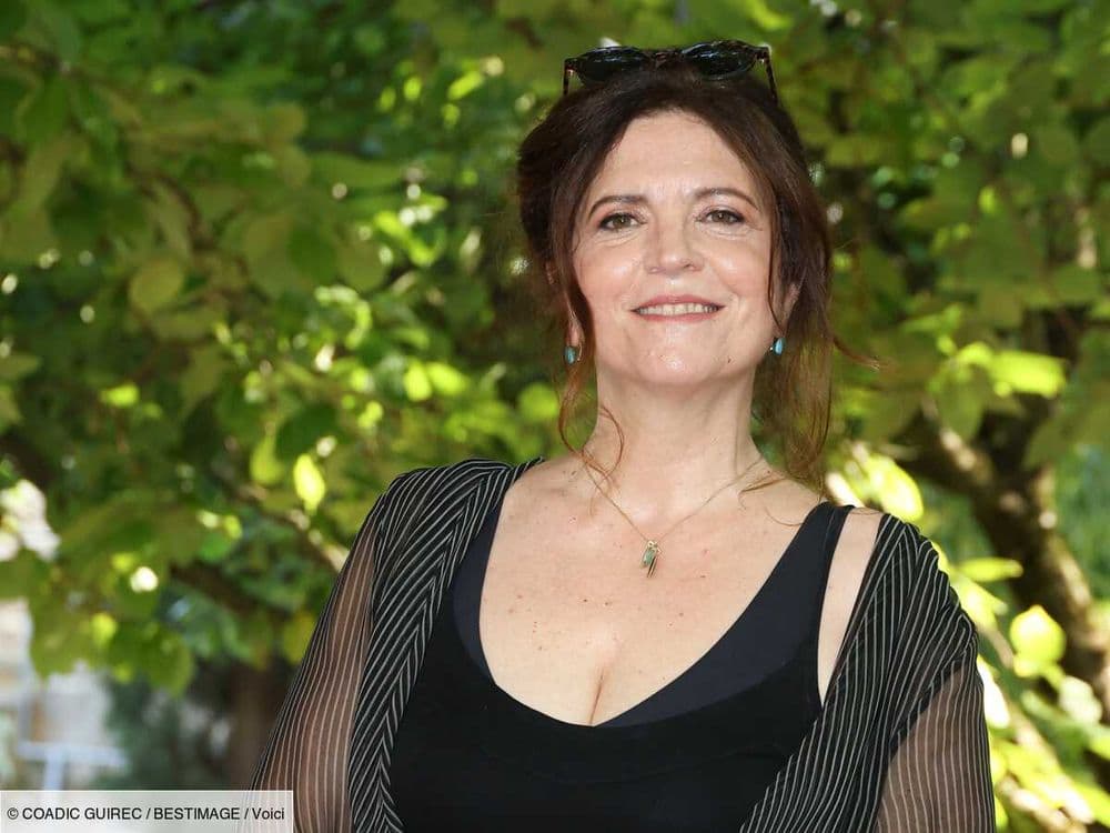 "Il y a des moments de gouffre" : Agnès Jaoui évoque la douleur et la difficulté du deuil
