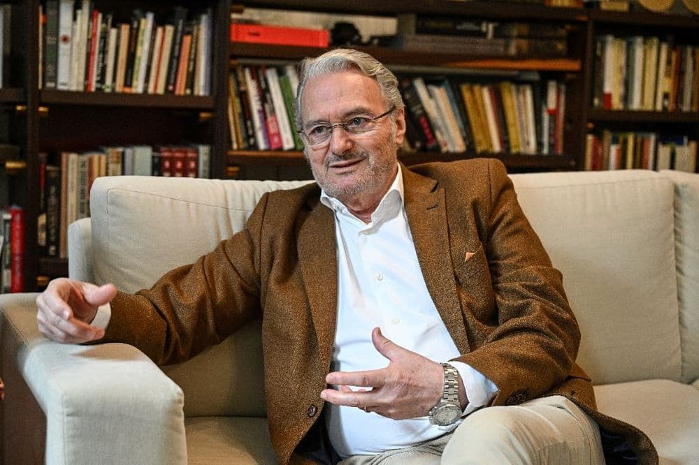 De la guérilla au cinéma: l'atypique ambassadeur colombien en Chine