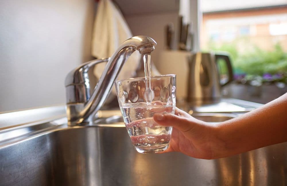 L'eau du robinet de centaines de milliers de Français contaminée par un gaz cancérogène