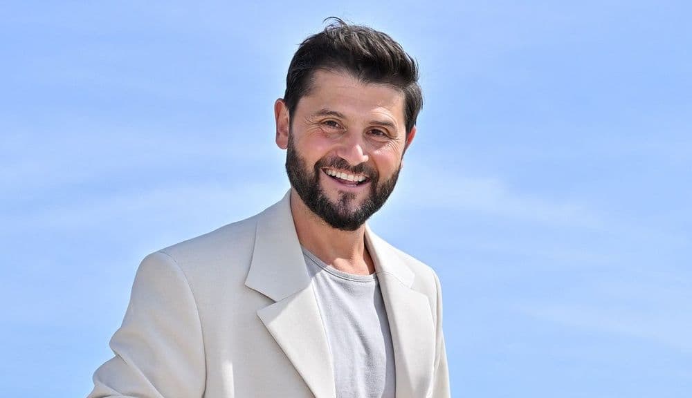 "Près de..." : Christophe Beaugrand révèle le coût HALLUCINANT qu’il a déboursé pour devenir papa à 48 ans
