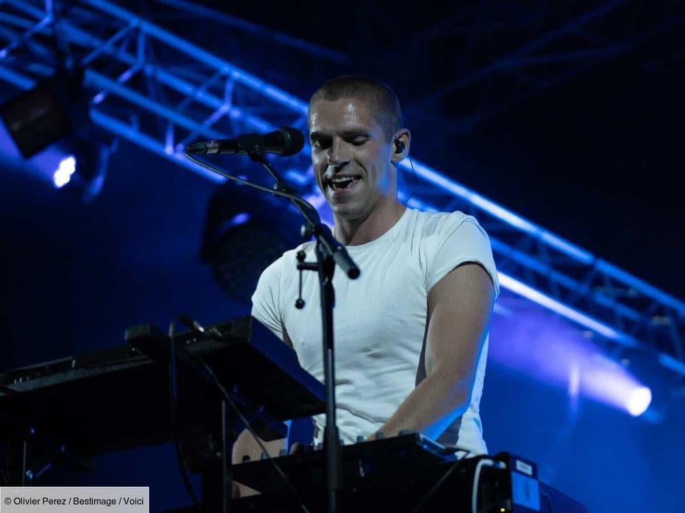 "Une dinguerie" : le chanteur Hervé découvre que son nouvel album CD contient en réalité les musiques de l'interprète de Despacito