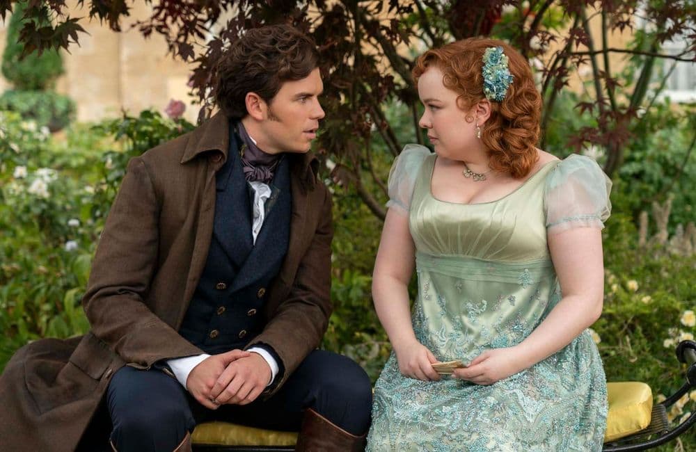 Bridgerton : comment Luke Newton (Colin) a vécu les scènes de sexe avec son amie Nicola Coughlan (Penelope)