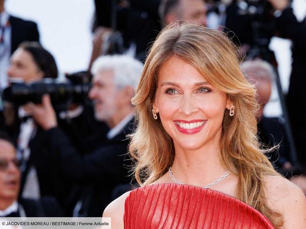 Cannes 2025 : Ophélie Meunier superbe dans une robe rouge fendue - elle attire tous les regards