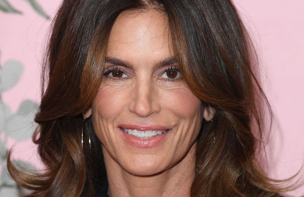 40 ans plus tard, Cindy Crawford recrée l’une de ses plus célèbres photos