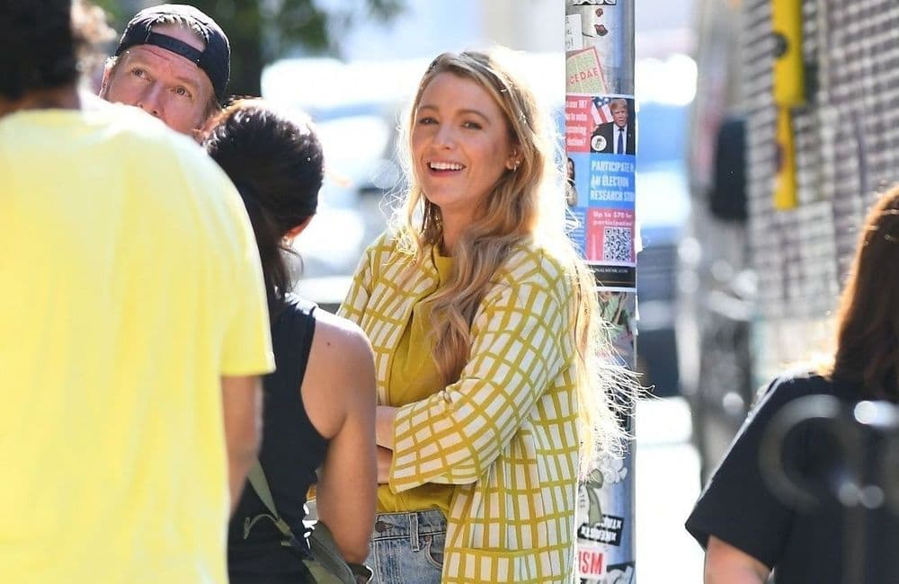 Blake Lively : exit le marron, voici le coloris surprenant qu'elle adopte sur ses mocassins