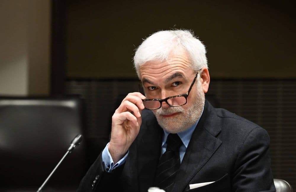Consentement dans la loi : l’Arcom saisie après les propos de Pascal Praud