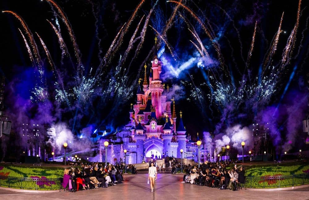 J’y étais : le défilé historique de Coperni à Disneyland Paris