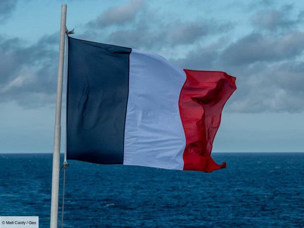 Pourquoi le drapeau français est-il bleu blanc rouge ?