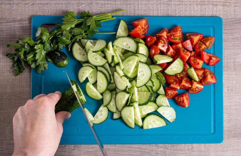 Faut-il éviter de mélanger les concombres avec les tomates ?